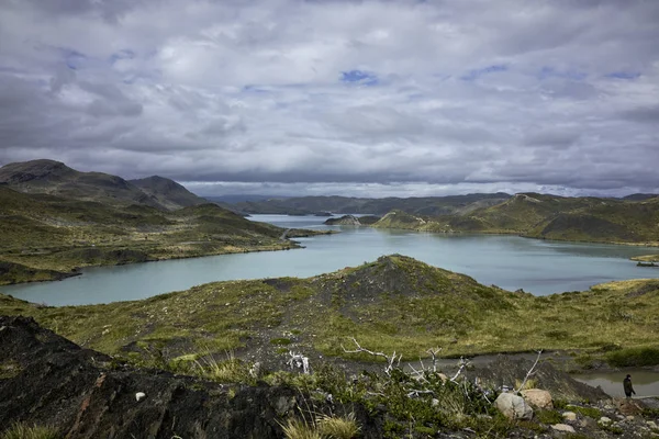 Ruhiger See im Nationalpark Torres del Paine — Stockfoto