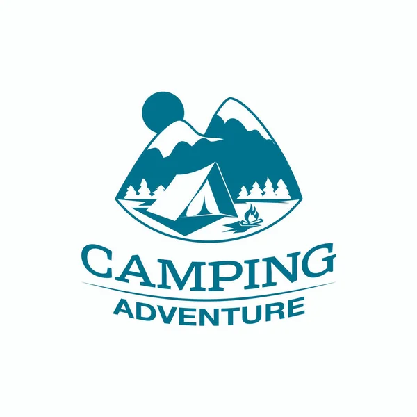 Camping och utomhus äventyr-logotypen. Monokrom turism emblem med ett tält, lägereld och berg landskap. — Stock vektor