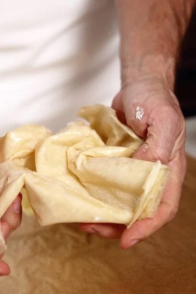 Durcheinander Herstellung Filo Teig Gekrönt Apfelkuchen Serie — Stockfoto