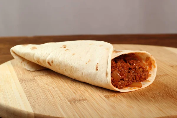 Rindfleischtortilla Mit Chilisoße Enchilada — Stockfoto