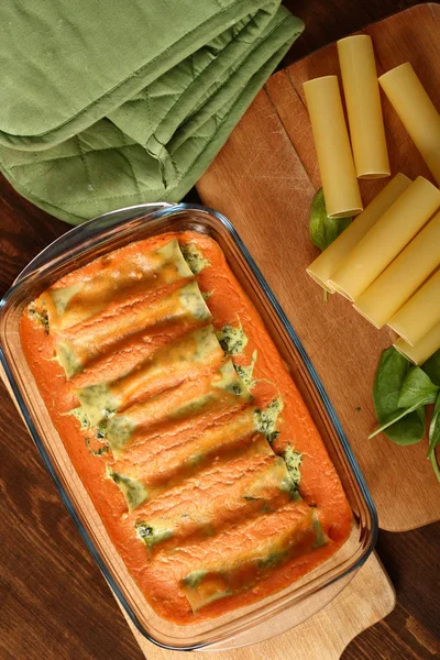 Fare Cannelloni Verdi Pasta Con Spinaci Ricotta — Foto Stock