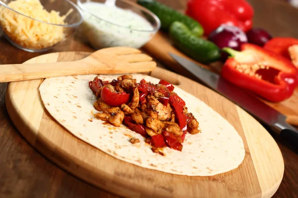 Tortilla Mit Huhn Und Paprika Zubereiten Serie — Stockfoto