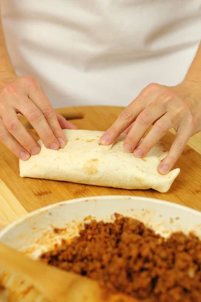 Fazendo Tortilla Enchilada Com Carne Bovina Série — Fotografia de Stock