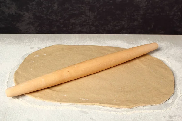 滚面团 制作扁豆面包 — 图库照片
