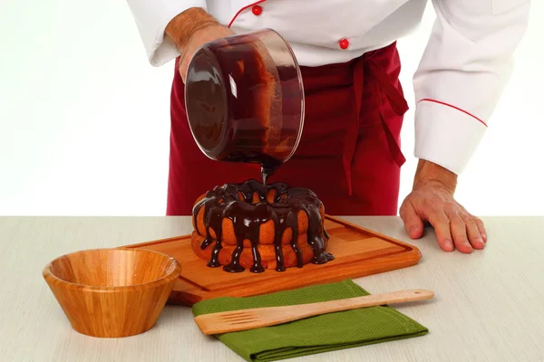 Despejar Esmalte Chocolate Bolo — Fotografia de Stock