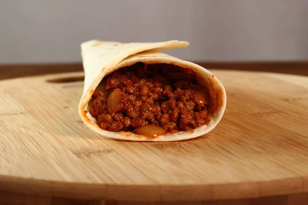 Nöttortilla Med Chilisås Enchilada — Stockfoto