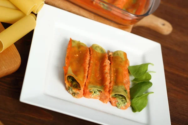 Een Cannelloni Verdi Pasta Met Spinazie Ricotta — Stockfoto