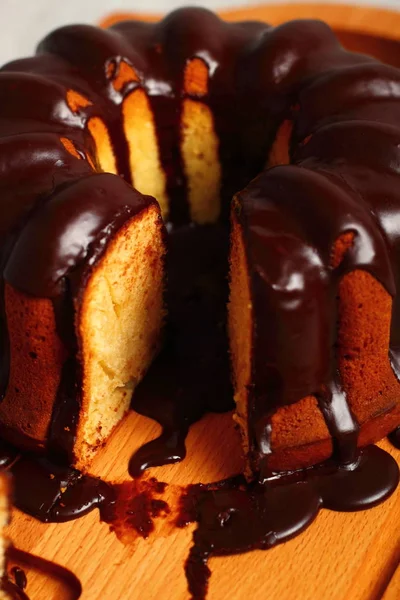 Bundt Cake Med Choklad Glasyr — Stockfoto