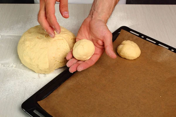 Cutting Dough Forming Buns Making Yeast Sweet Roll Bun — 스톡 사진