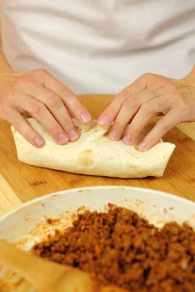 Fazendo Tortilla Enchilada Com Carne Bovina Série — Fotografia de Stock