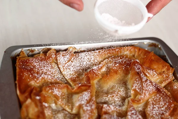 Pastel Polvo Con Azúcar Glaseado Hacer Pastelería Filo Con Tapa — Foto de Stock