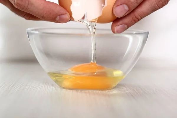 Cracking Egg Bowl Making Chicken Cheese Leek Parcel Series — Stock Photo, Image