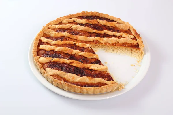 Golden Syrup Filling Shoofly Tart 배경에 고립됨 — 스톡 사진