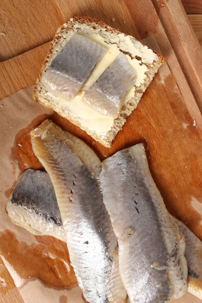 Sanduíche Com Arenque Conserva Manteiga Filetes Peixe Sem Pele Salgados — Fotografia de Stock