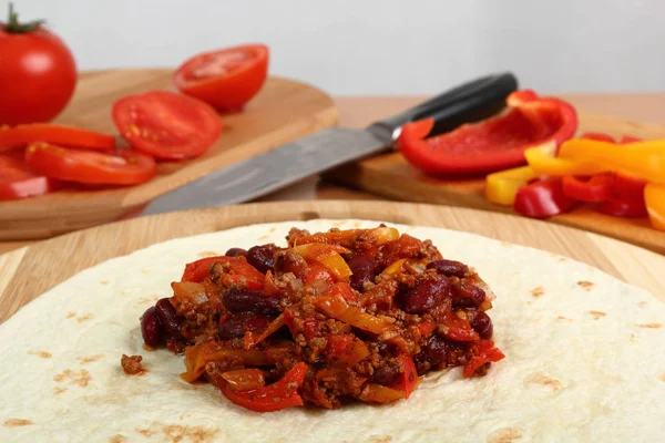 Fazendo Tortilla Com Frango Pimentão Série — Fotografia de Stock