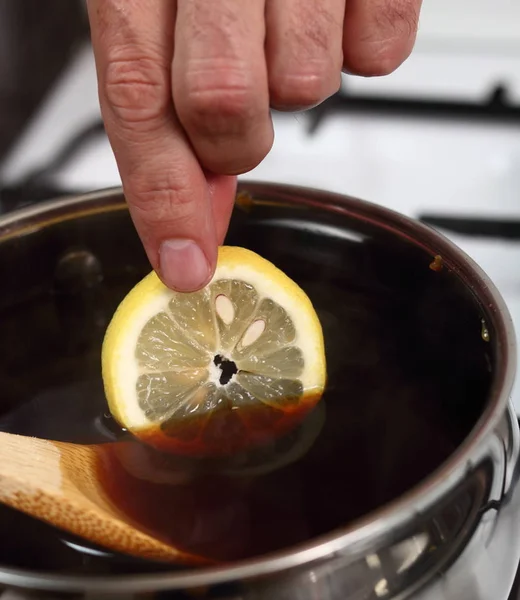 Add lemon into syrup to prevent sugar from recrystallizing. Making Golden Syrup Series.