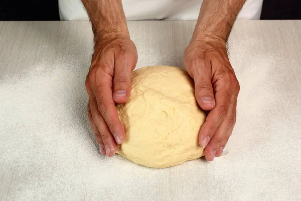 Massa Pronta Para Cortar Fazendo Levedura Doce Rolo Bun — Fotografia de Stock