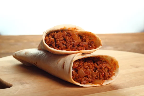 Acı Soslu Sığır Etli Tortilla Enchilada — Stok fotoğraf