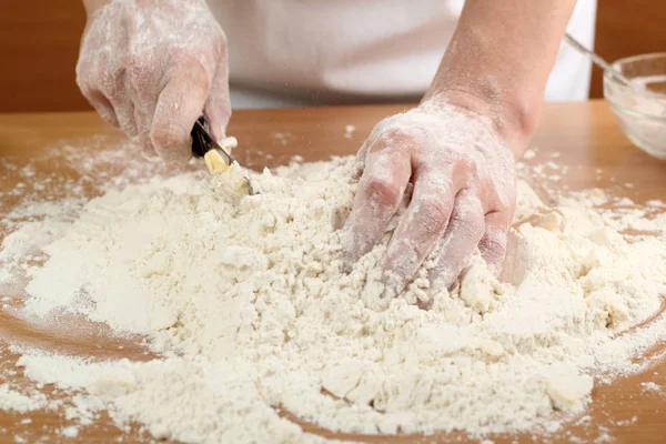 Kneed Het Deeg Puff Pastry Maken — Stockfoto