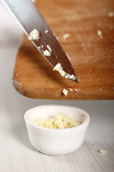 Añadir Ajo Picado Tazón Haciendo Pastel Patata Puerro Filo Serie — Foto de Stock