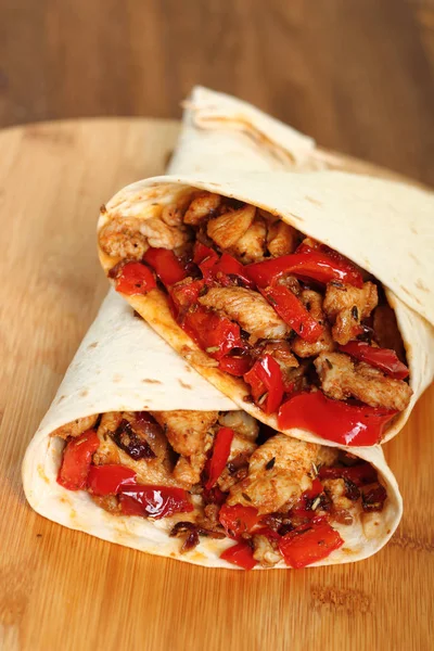 Tortilla Mit Huhn Und Paprika — Stockfoto