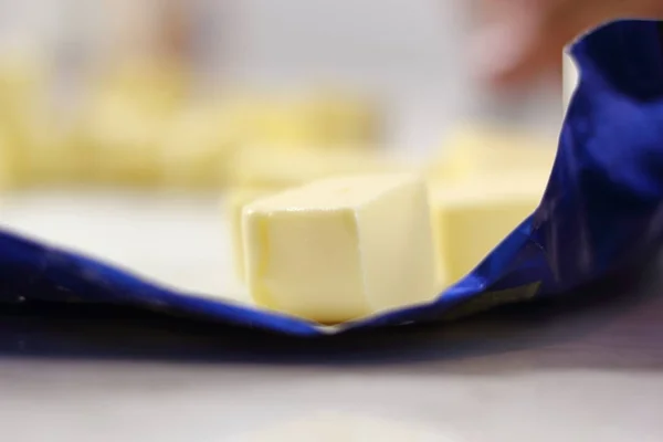 Masło Pokrojone Dokonywanie Lemon Mascarpone Pie Series — Zdjęcie stockowe