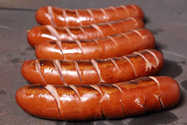 Würstchen Auf Holzofen Grillen — Stockfoto