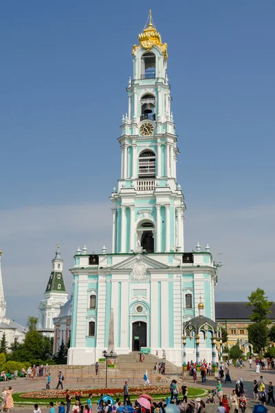 Sergiev Posad - 10 Ağustos 2015: Trinity-Sergius Lavra çan kulesi — Stok fotoğraf