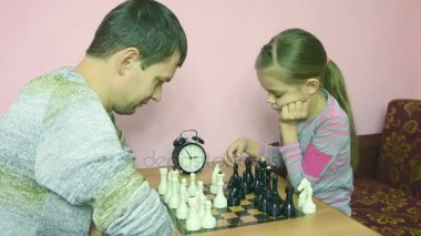 Bir sonraki hamle satranç oyuncuları düşünmek