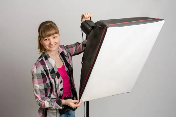 Photographer studio sets the correct direction of light softbox — Stock Photo, Image