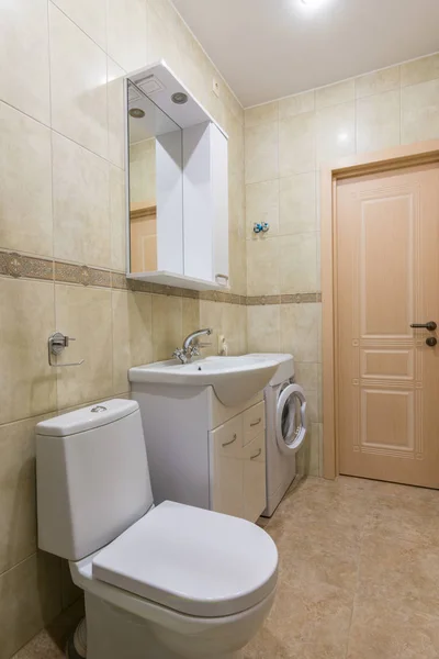 The interior of a small bathroom — Stock Photo, Image