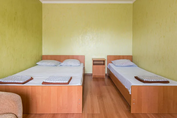 Camera Tripla Budget Hotel — Foto Stock