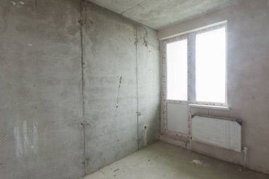 Oda balkona çıkmak