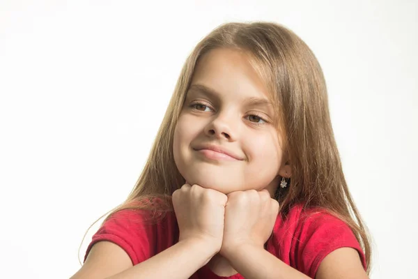 Portrait Happy Girl She Put Her Head Her Fists Looks — Stock Photo, Image