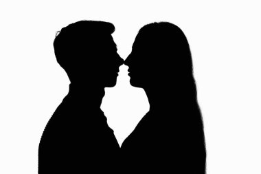 Karşı ışıktaki iki insan burunlarıyla birbirlerine dokundular.