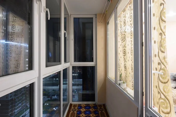 Застекленная Нижней Части Небольшого Балкона Полу Коврика — стоковое фото