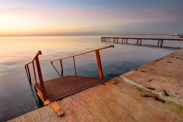 Paysage Marin Escalier Descend Dans Mer Autre Côté Jetée — Photo