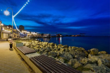 Anapa, Rusya - 3 Mart 2020: Anapa seddi gün batımından sonra alt teras