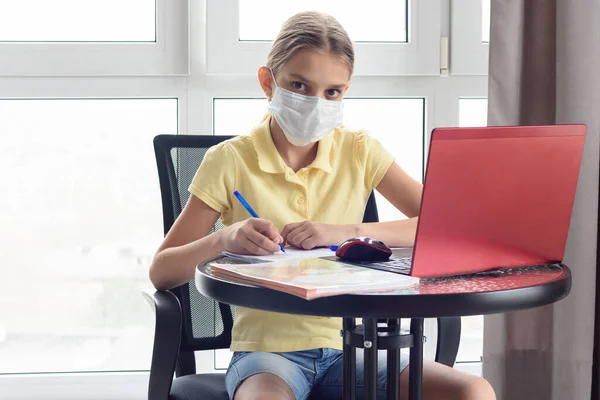 Sick Quarantined Girl Remotely Learns Looked Frame — Stock Photo, Image