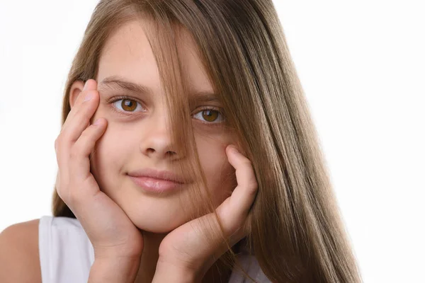 Portrait Une Belle Adolescente Aspect Caucasien Avec Longs Cheveux Bruns — Photo