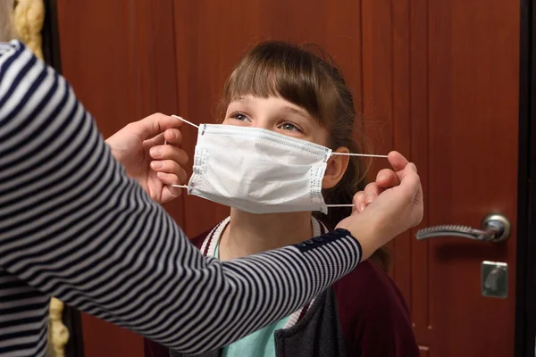 Mom Puts Child Medical Protective Mask Leaving House — Stock Photo, Image