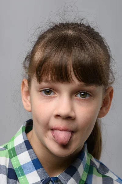 Portrait Ten Year Old Girl Showing Tongue European Appearance Close — Stock Photo, Image