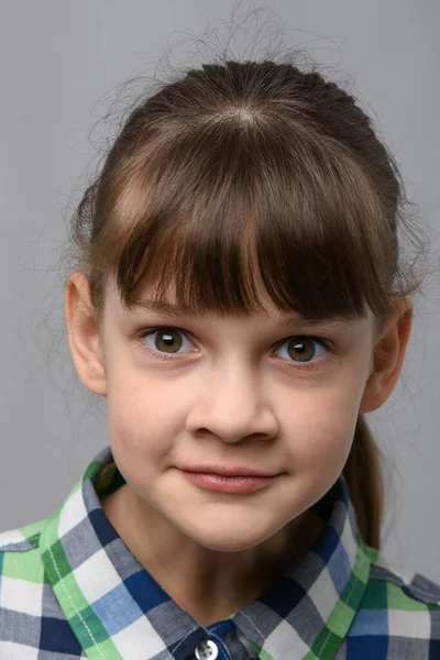 Retrato Divertido Surpreendido Menina Dez Anos Aparência Europeia Close — Fotografia de Stock