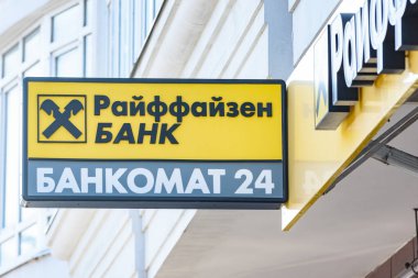 Anapa, Rusya - 20 Mart 2020: Raiffeisen Bank. ATM 24 