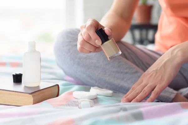 Girl Home Morning Paints Nails — Stock Photo, Image