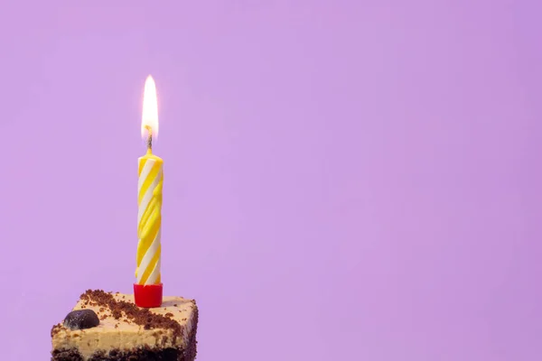 Festive Burning Candle Cake Light Purple Background — Stock Photo, Image