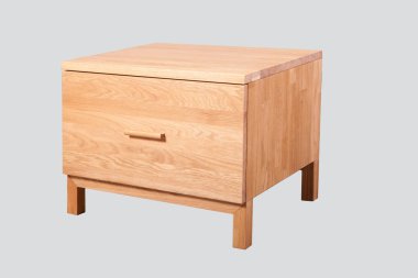 Meşe bir şifoniyer