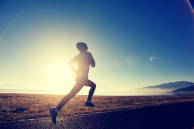 çalışan genç fitness kadın 