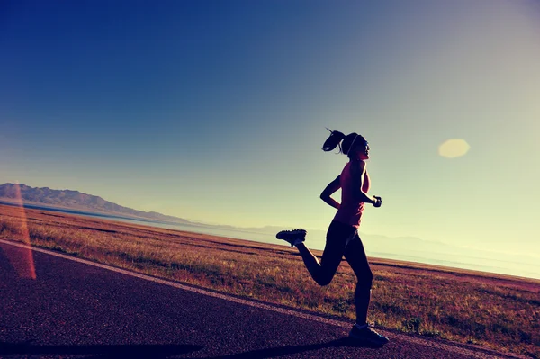 Fitness kadın runner — Stok fotoğraf