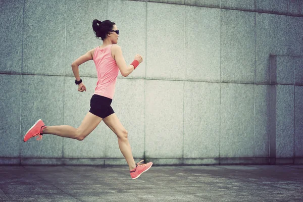 Fitness esporte mulher correndo — Fotografia de Stock
